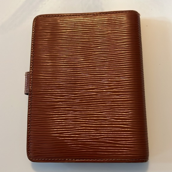 Louis Vuitton Epi Leather Brown Agenda Wallet Passport Holder with LV Stickers - Picture 2 of 14